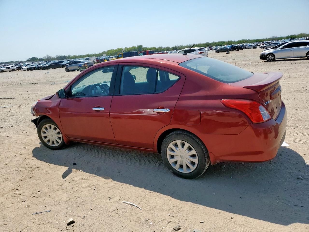 2019 Nissan Versa S - Фото 2