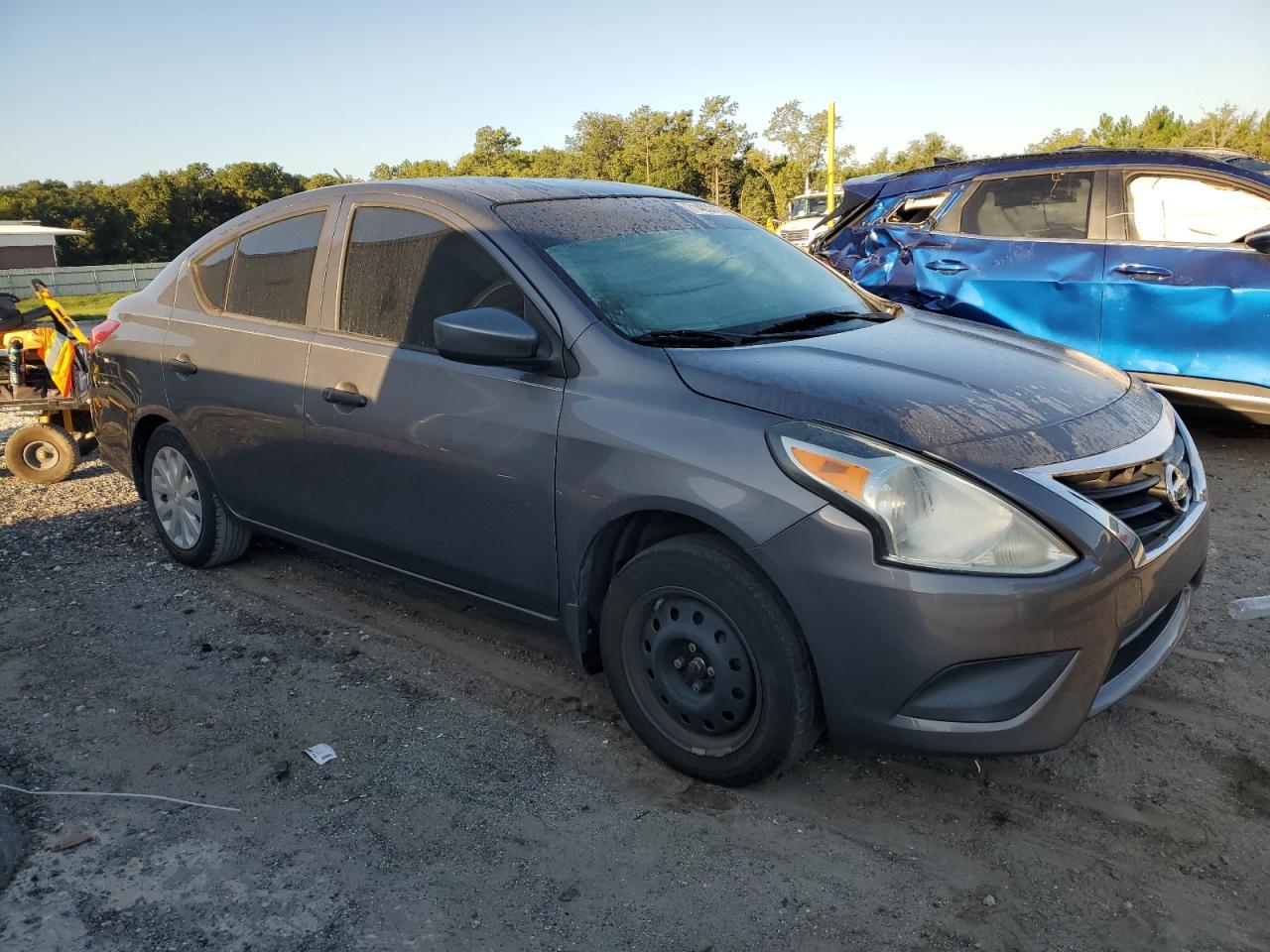 2016 Nissan Versa S - Фото 4