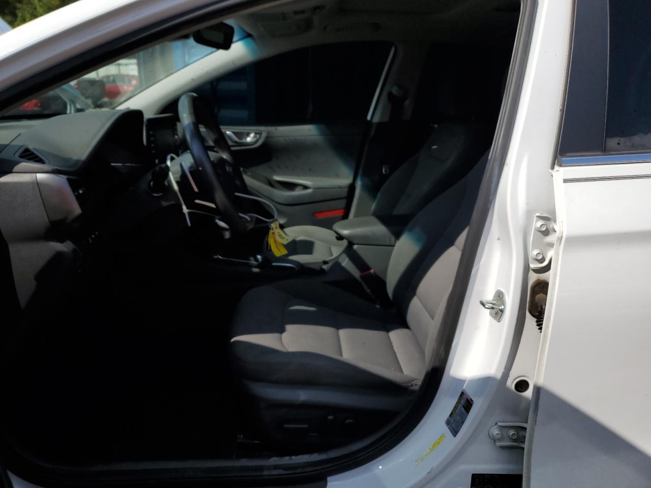 2020 Hyundai Ioniq Sel - Image 7