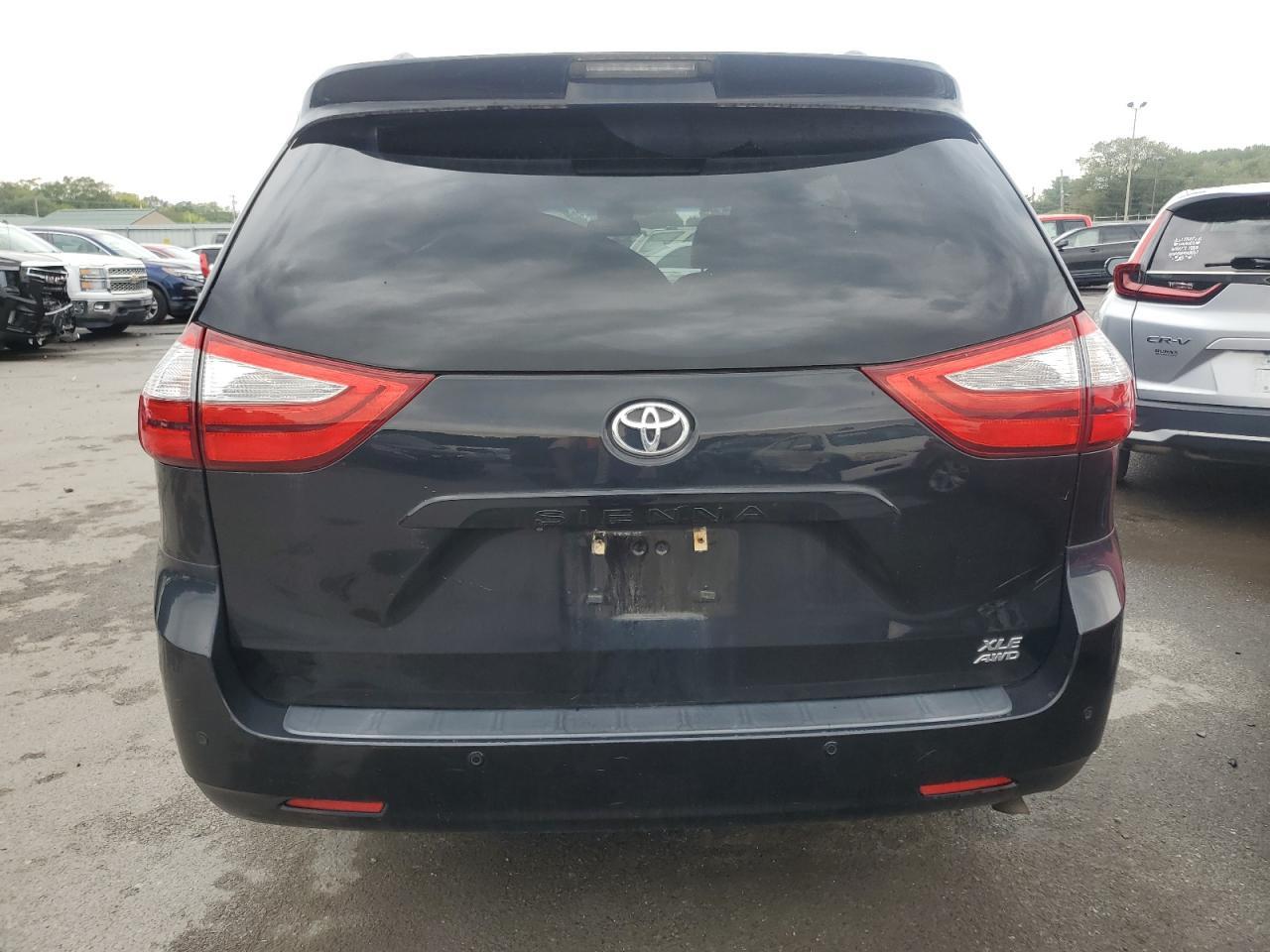 2015 Toyota Sienna Xle - Фото 6