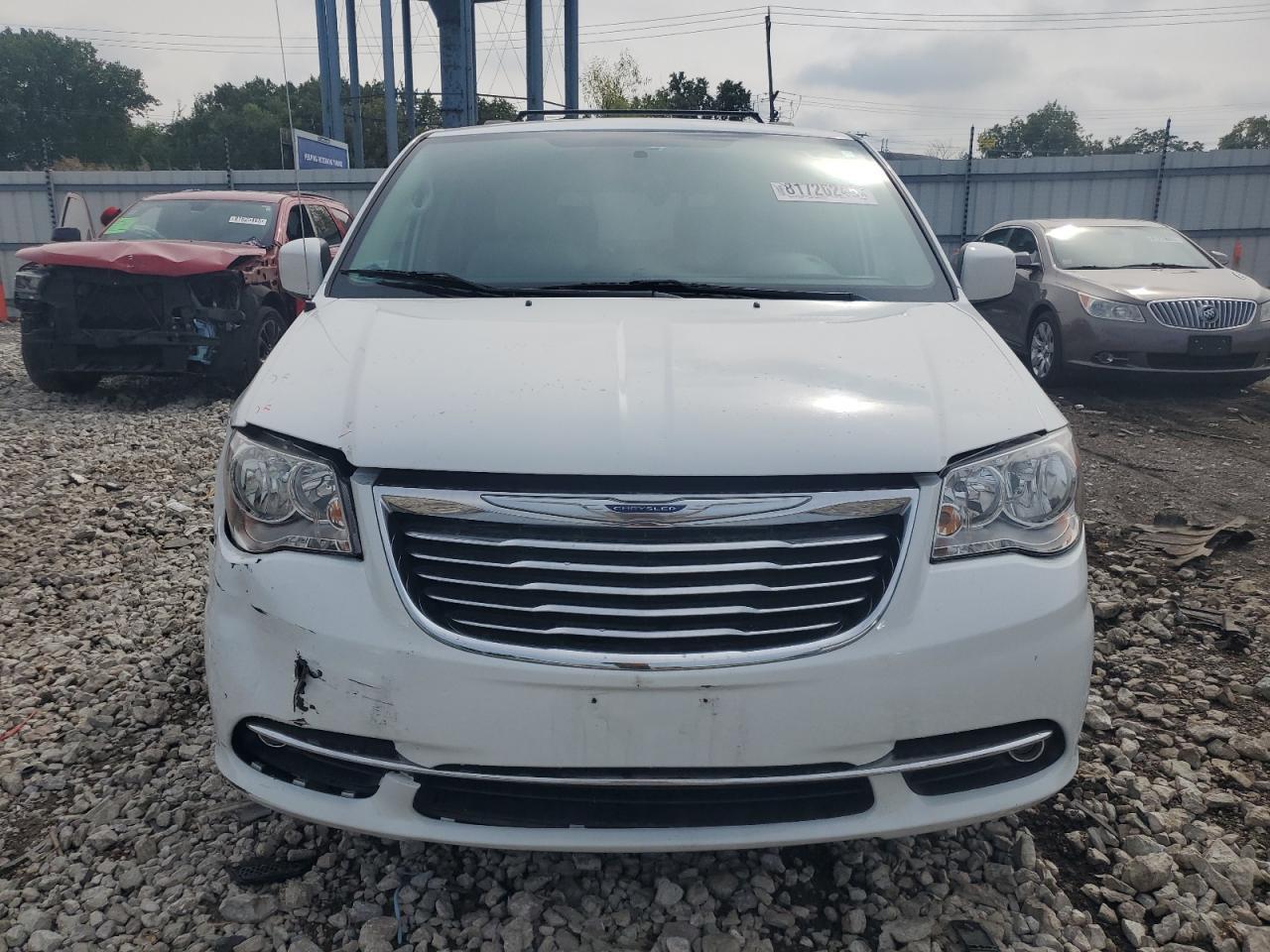 2016 Chrysler Town & Country Touring - Image 5