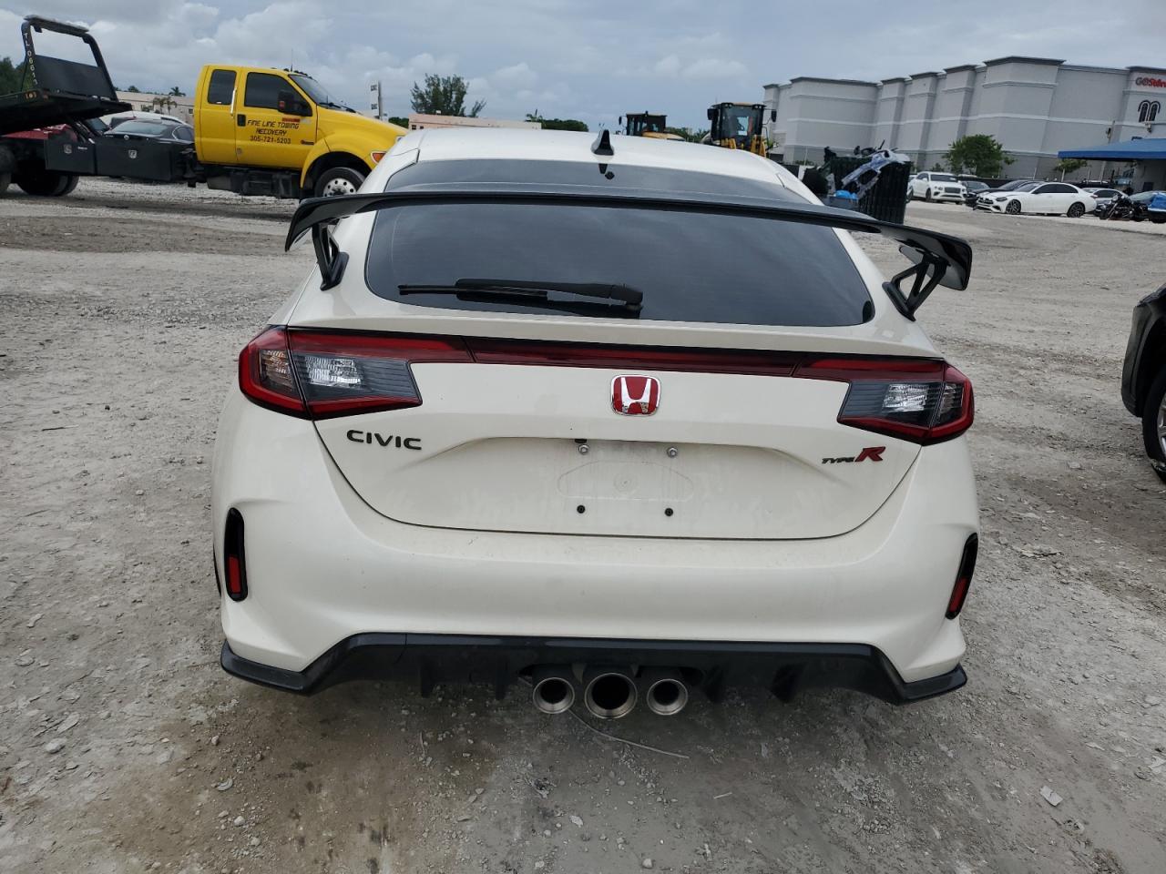 2025 Honda Civic Type - Image 6