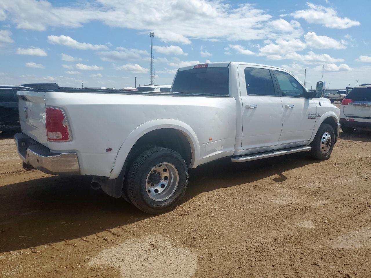 2015 Ram 3500 Laramie - Фото 3