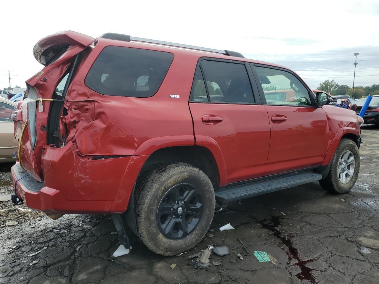 2022 Toyota 4Runner Sr5/Sr5 Premium - Image 3