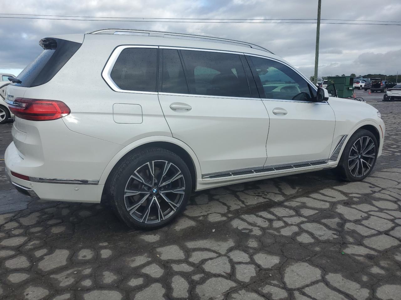 2019 BMW X7 xDrive50I - Image 3