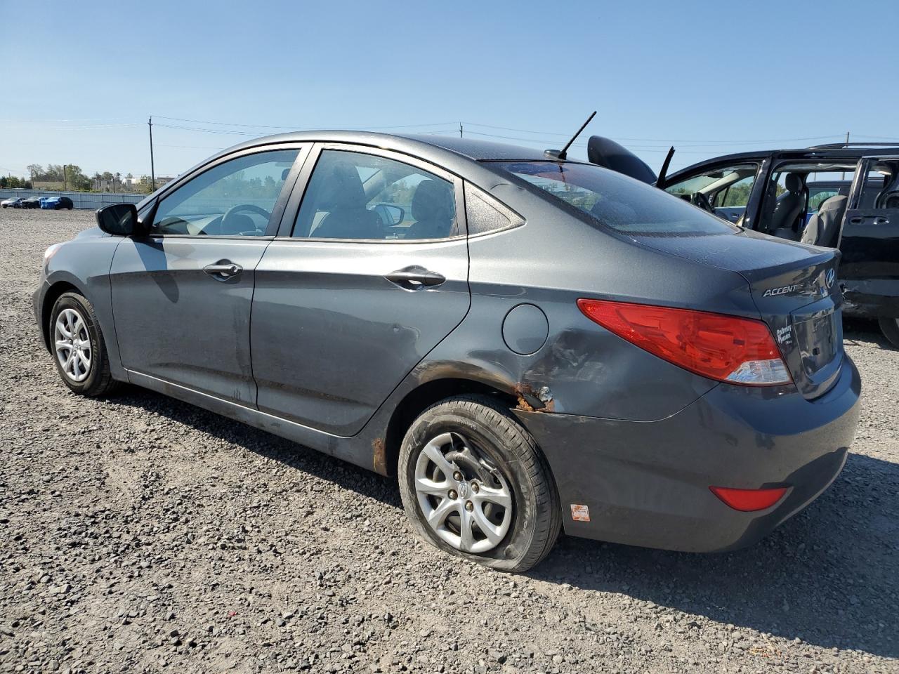2013 Hyundai Accent Gls - Фото 2