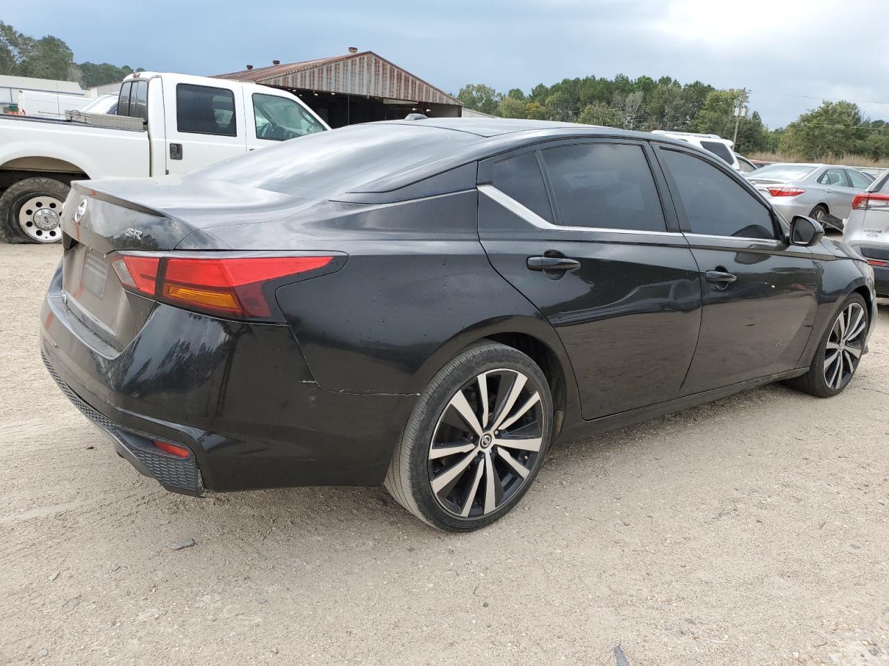 2019 Nissan Altima Sr - Фото 3