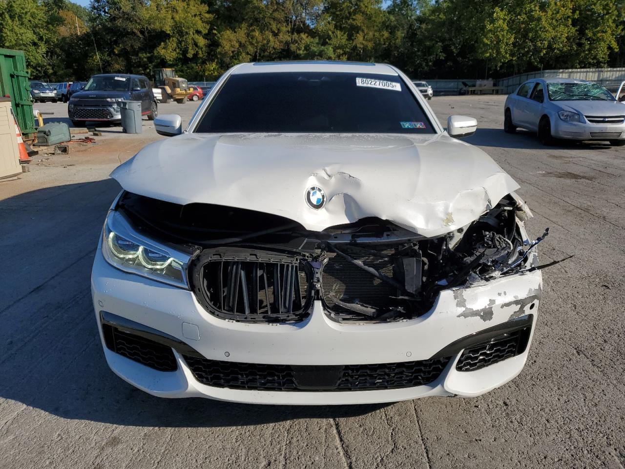 2017 BMW 750 Xi - Image 5
