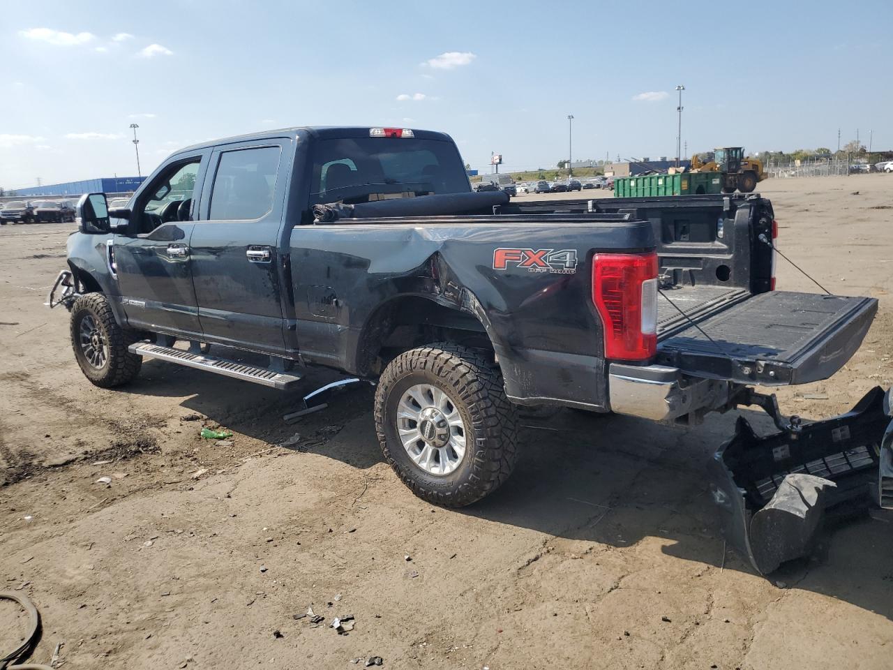 2017 Ford F250 Super Duty - Фото 2