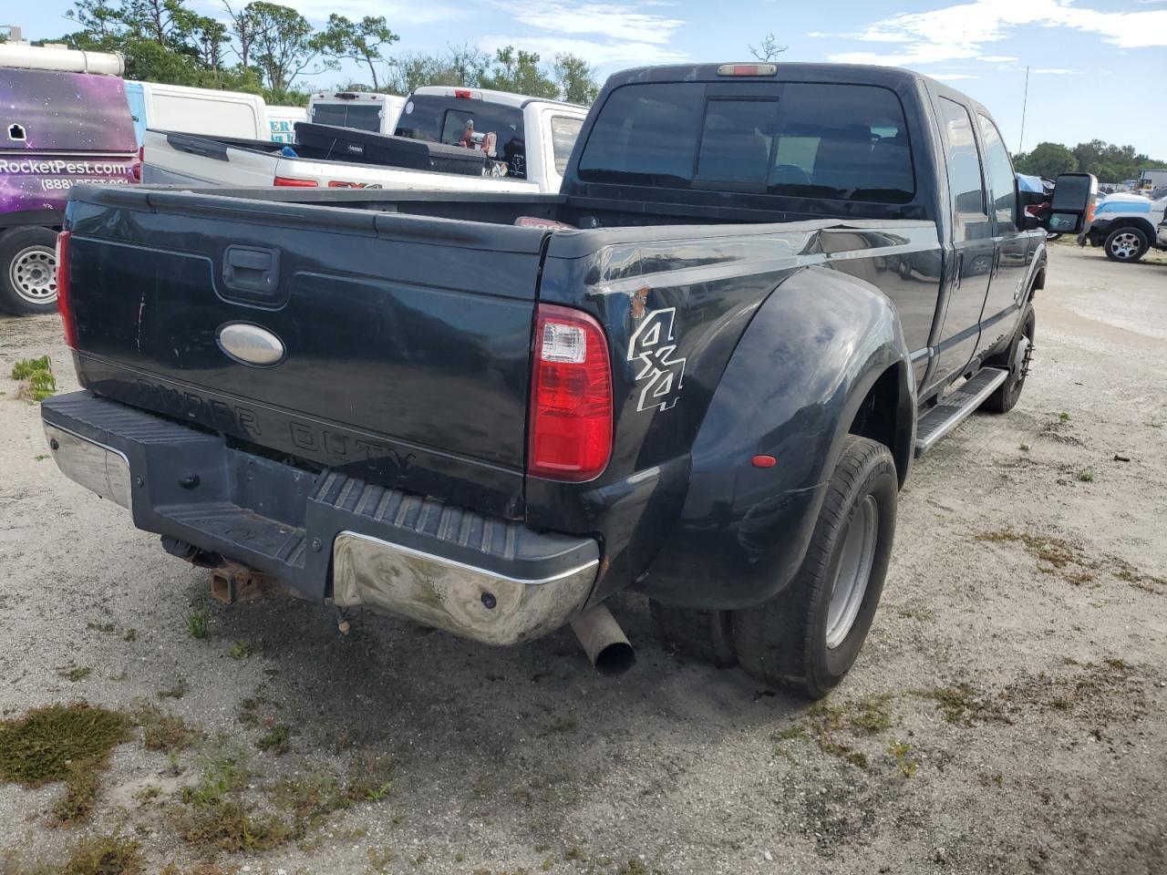 2011 Ford F350 Super Duty - Фото 3