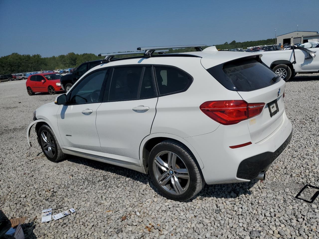 2017 BMW X1 xDrive28I - Фото 2