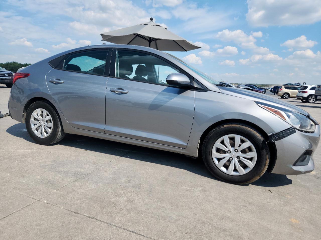 2021 Hyundai Accent Se - Фото 4