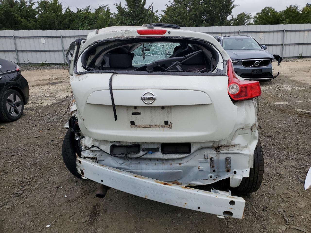 2011 Nissan Juke S - Фото 6