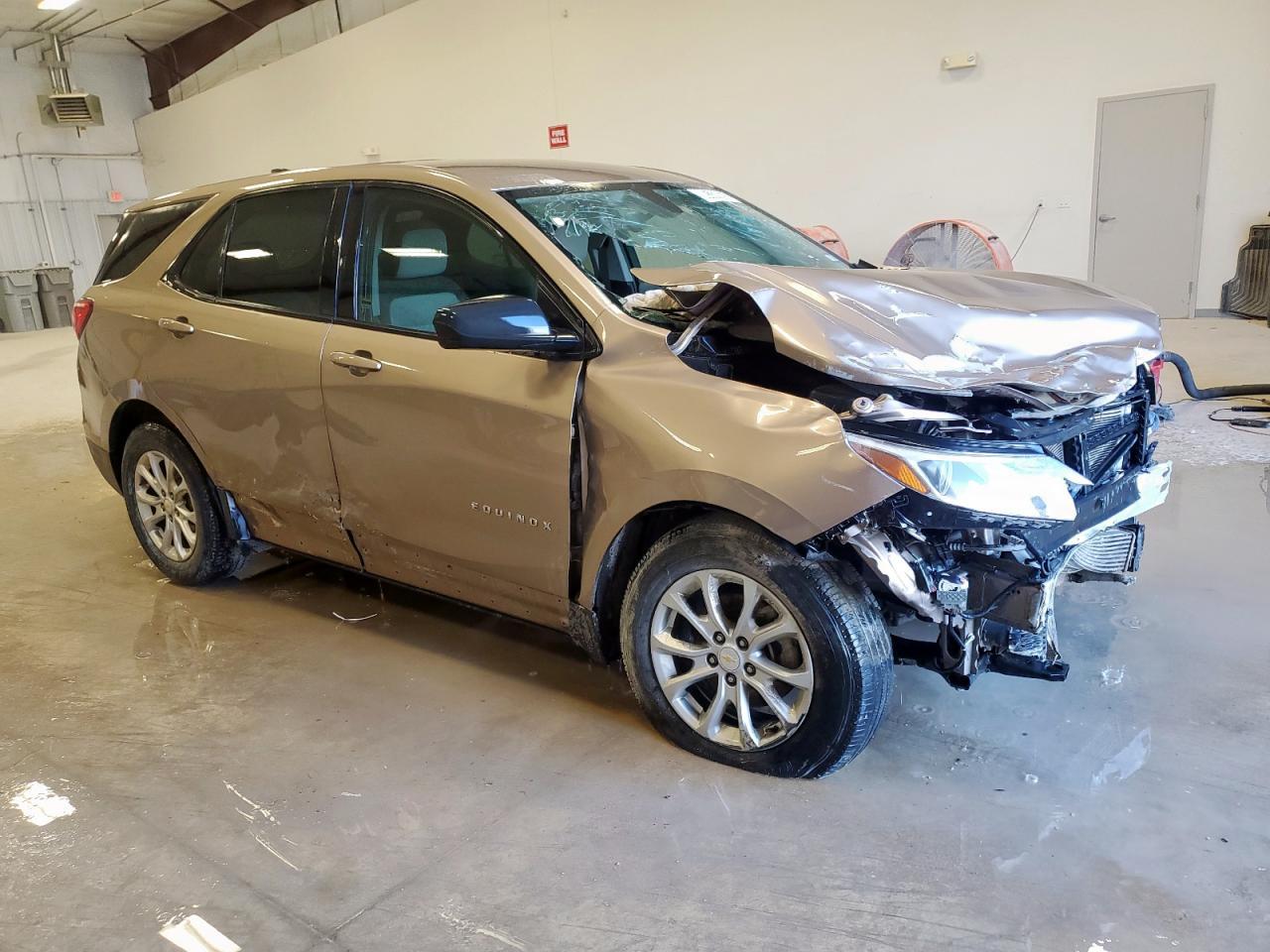 2018 Chevrolet Equinox Ls - Image 4