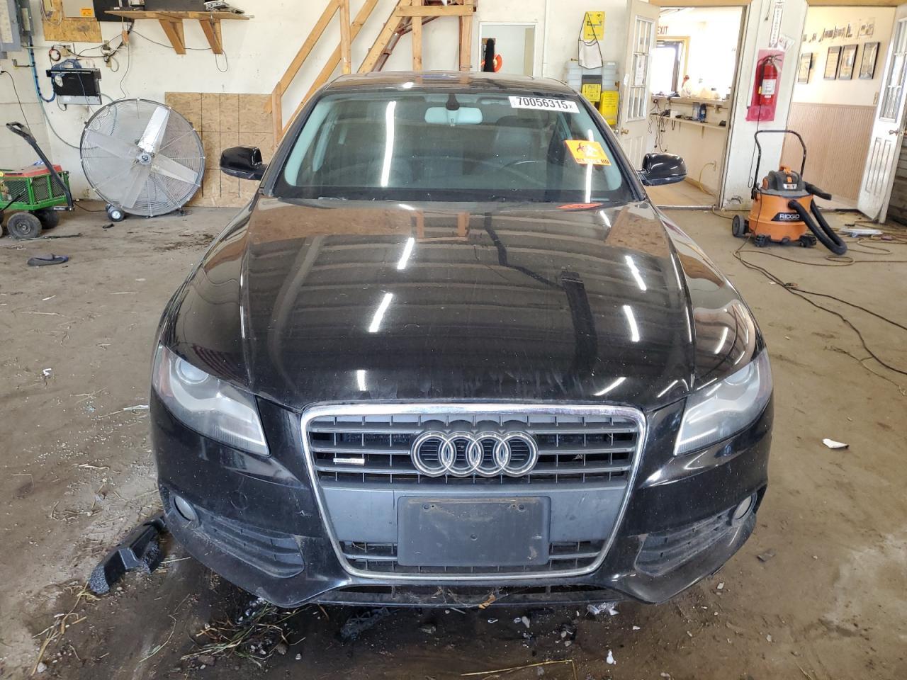 2010 Audi A4 Premium Plus - Фото 5