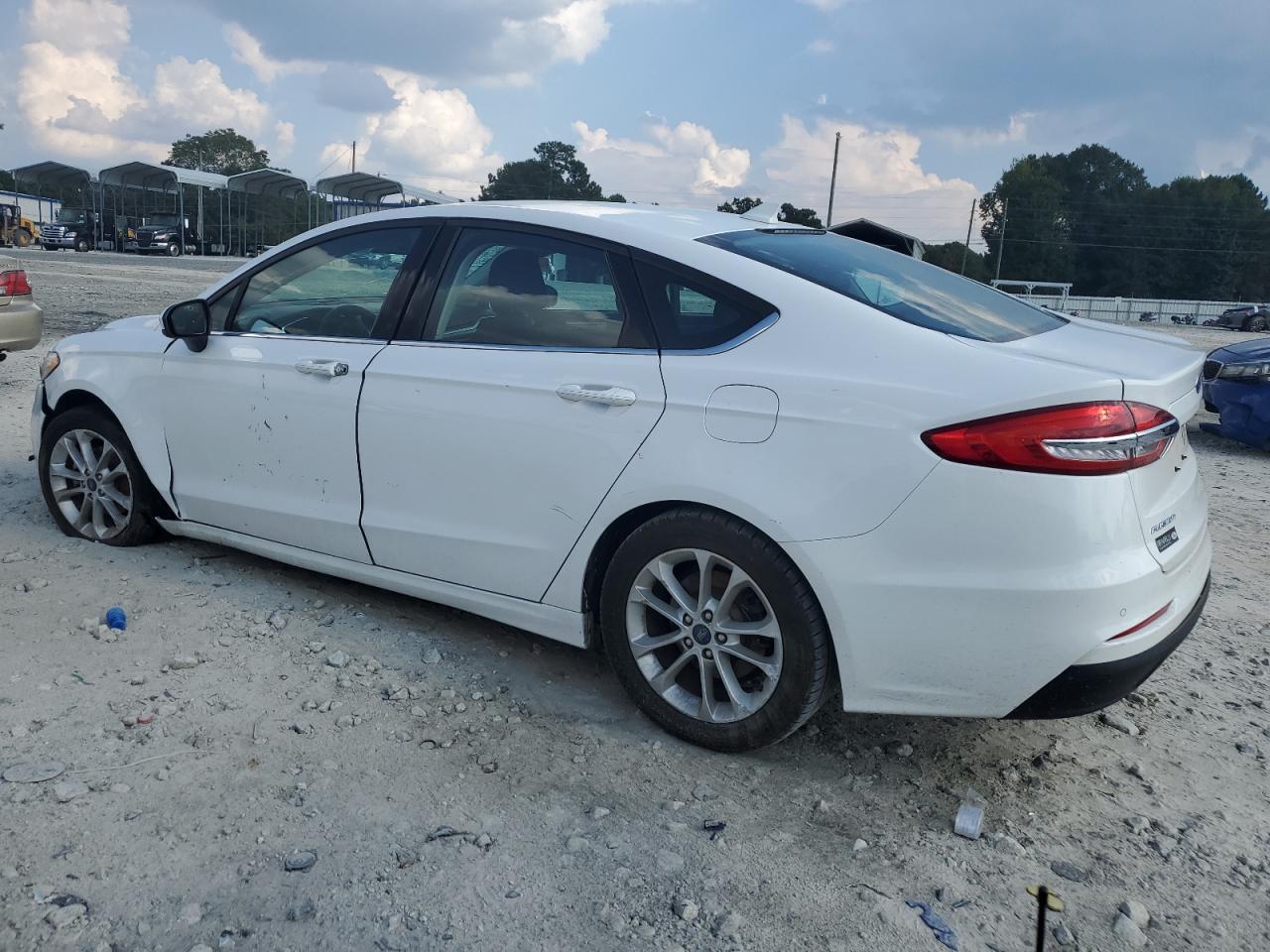 2020 Ford Fusion Se - Image 2