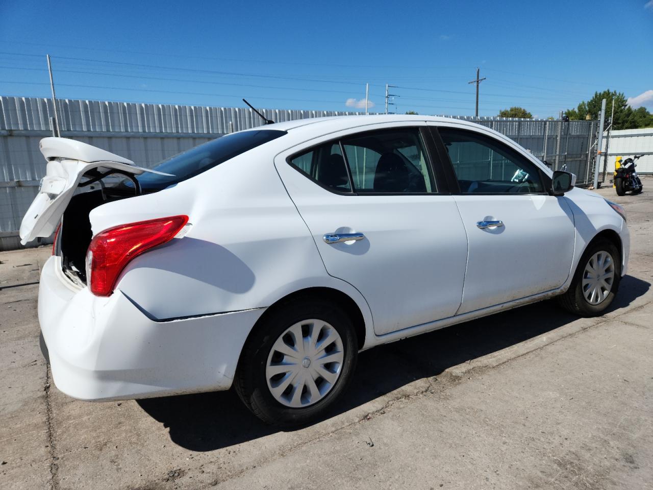 2018 Nissan Versa S - Image 3