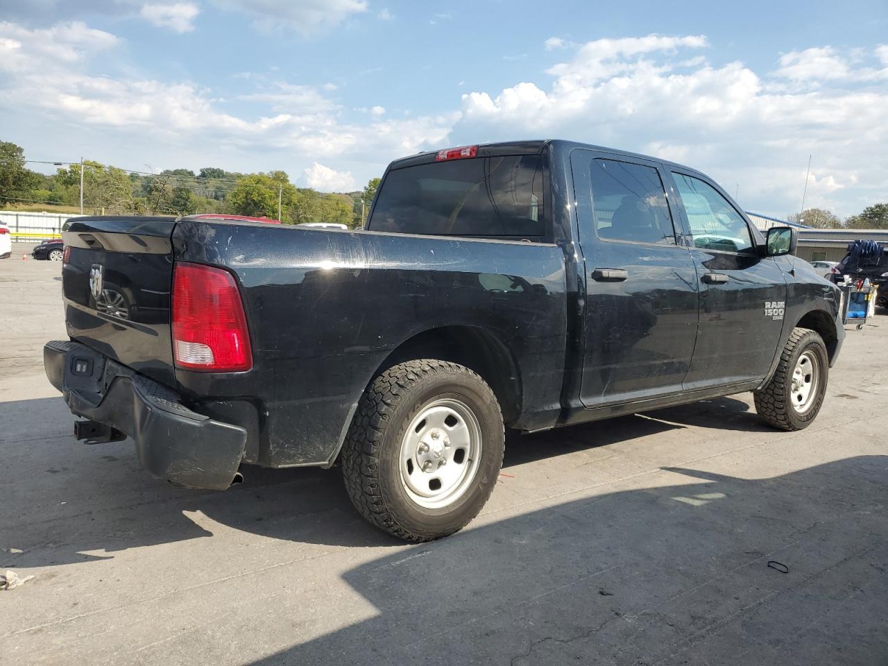 2019 Ram 1500 Classic Tradesman - Фото 3