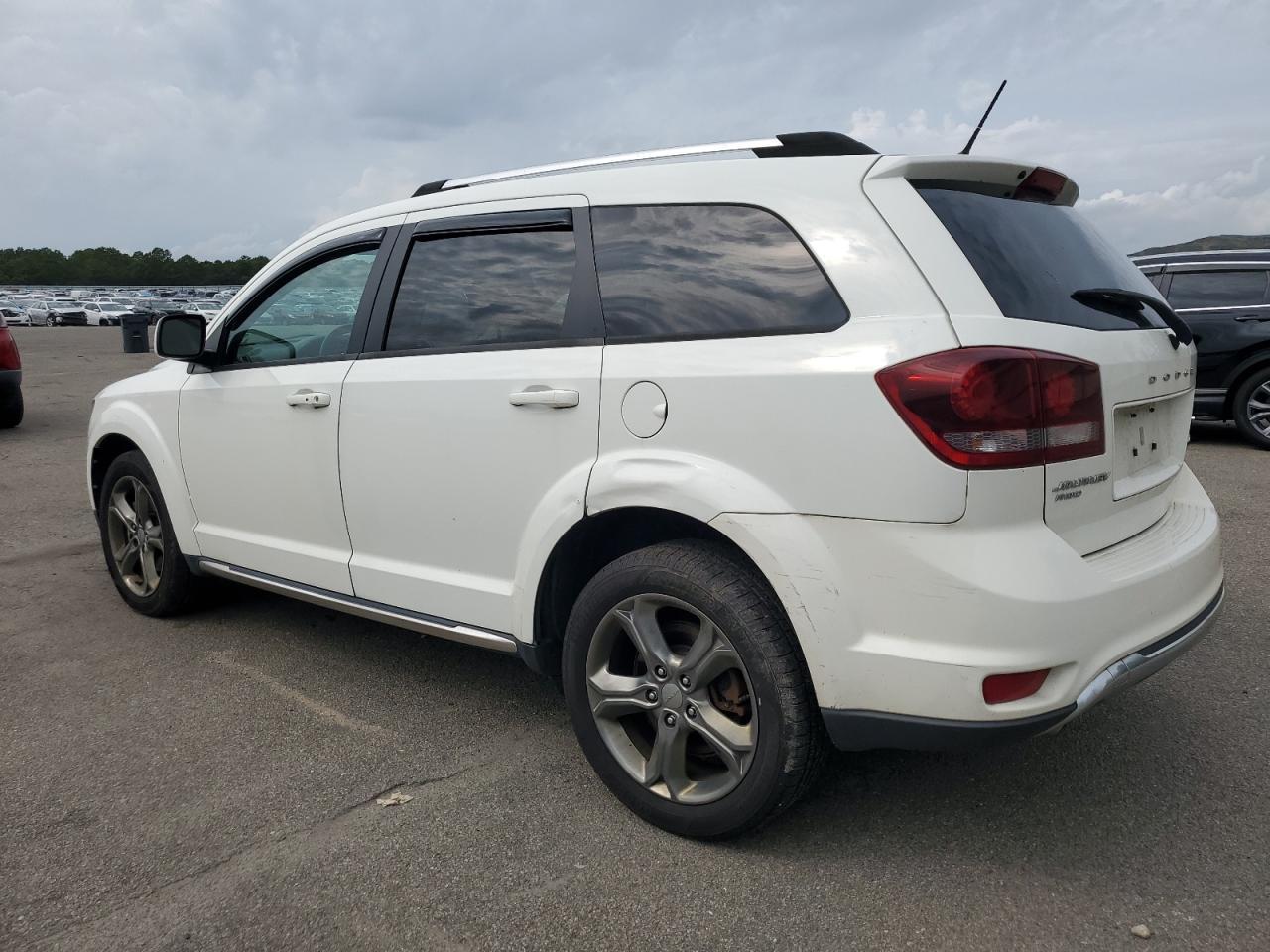 2017 Dodge Journey Crossroad - Image 2