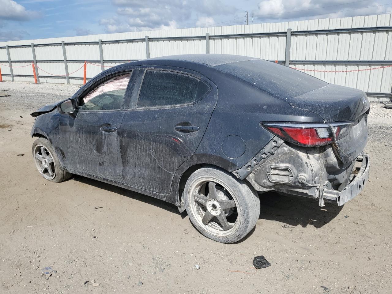 2018 Toyota Yaris Ia - Image 2