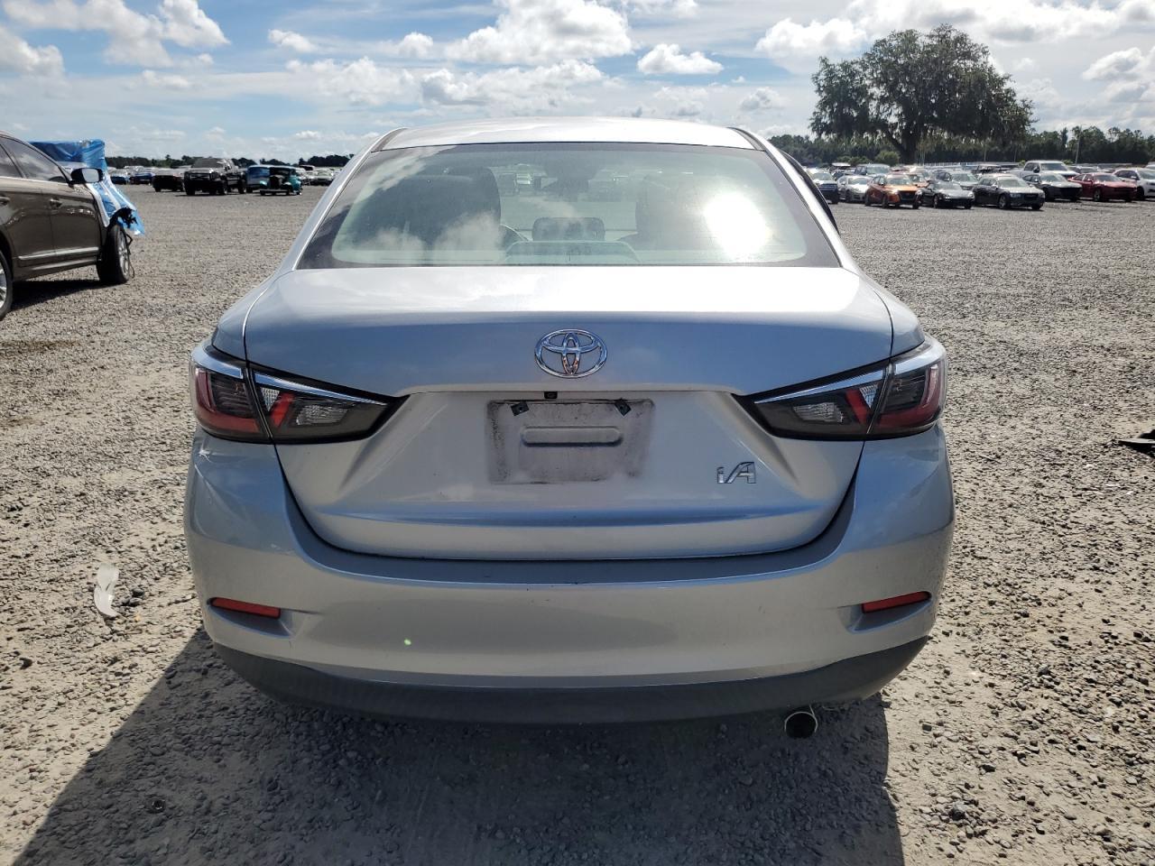 2018 Toyota Yaris Ia - Фото 6