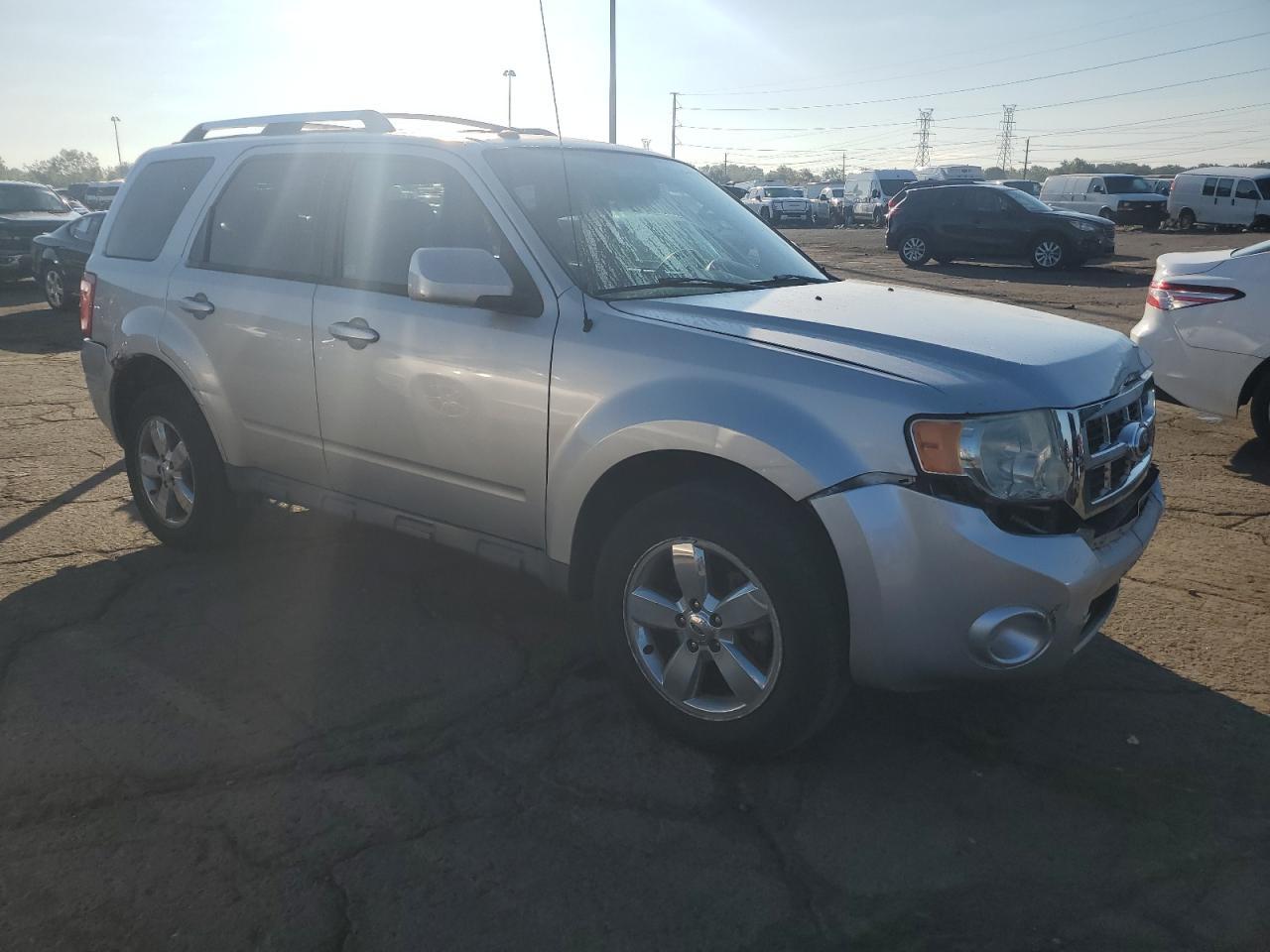 2010 Ford Escape Limited - Фото 4