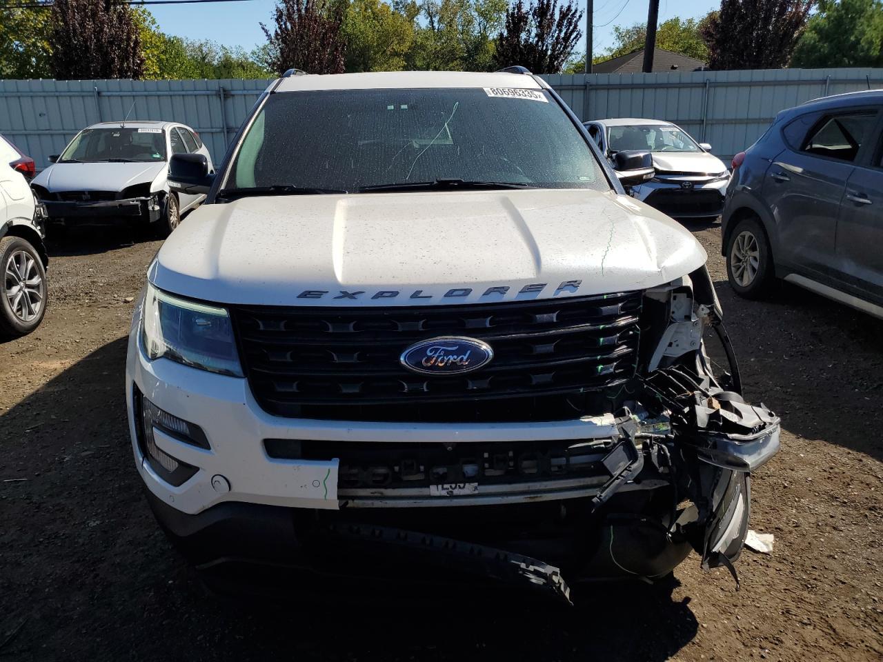 2017 Ford Explorer Sport - Image 5