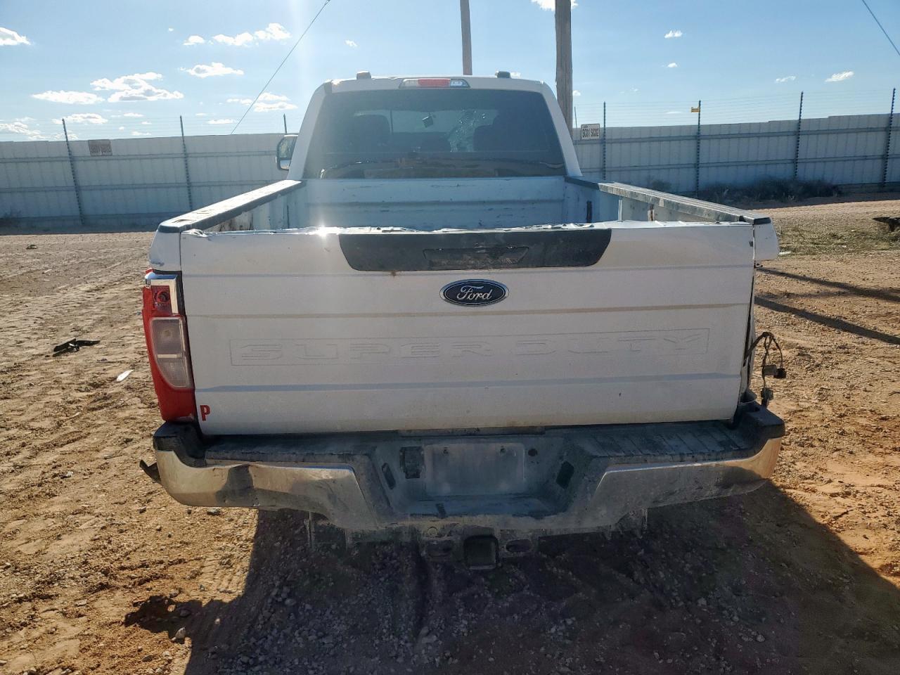 2022 Ford F250 Super Duty - Фото 6