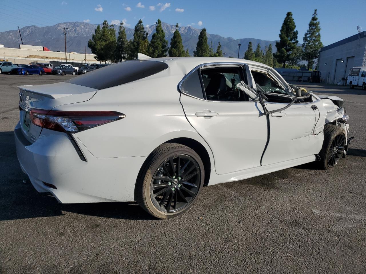 2023 Toyota Camry Xse - Image 3