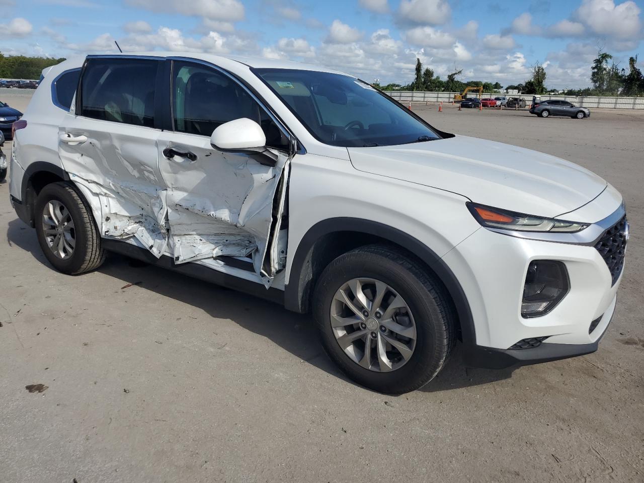2019 Hyundai Santa Fe Se - Фото 4