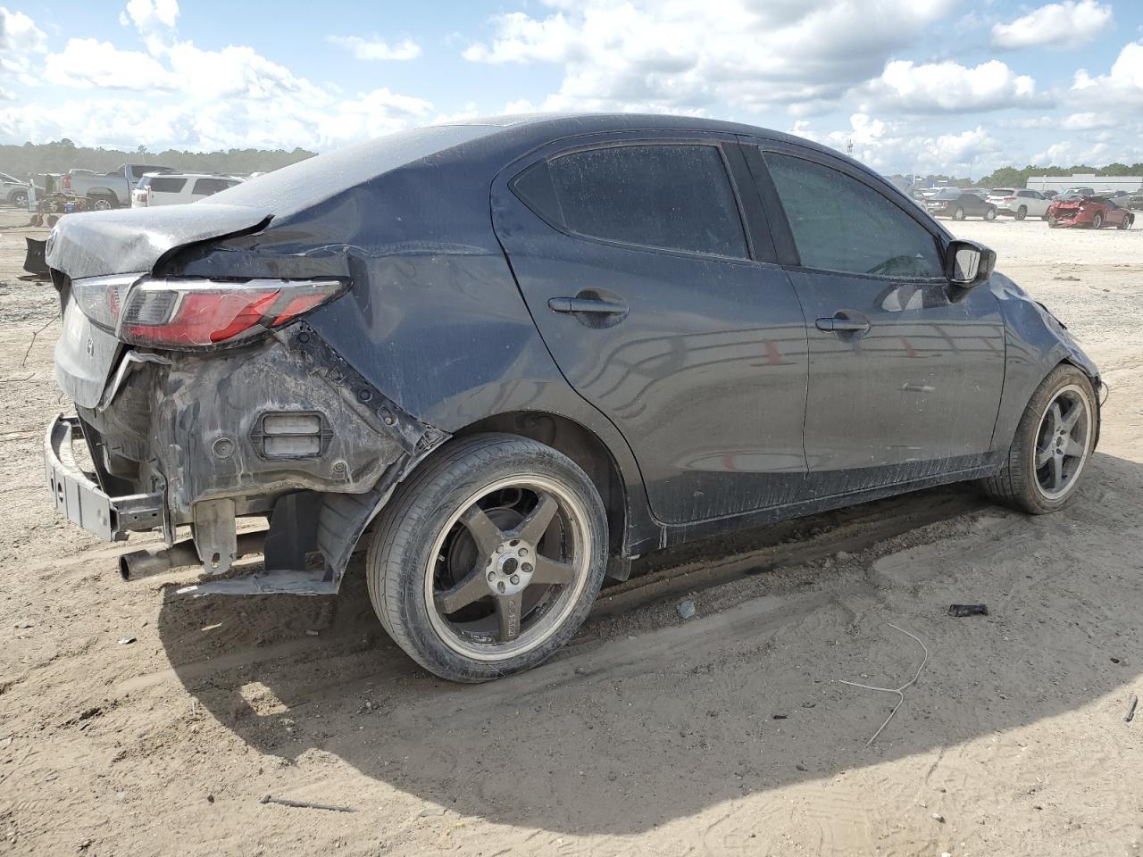 2018 Toyota Yaris Ia - Image 3