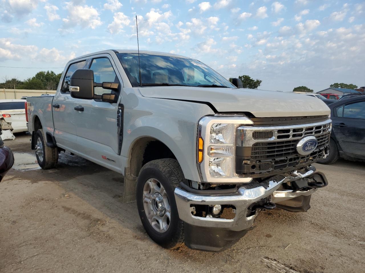 2025 Ford F250 Super Duty - Фото 4