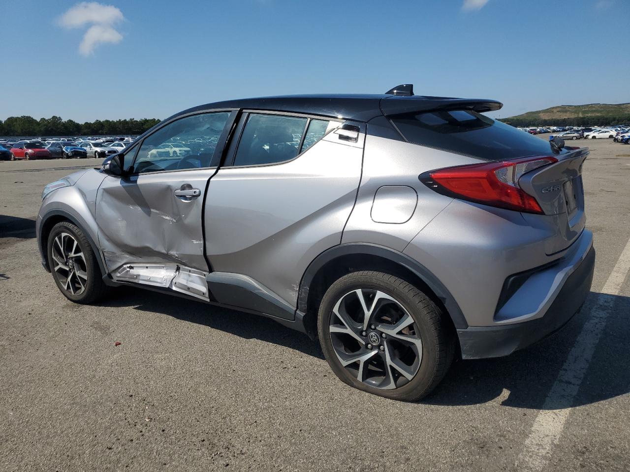 2020 Toyota C-Hr Xle - Image 2