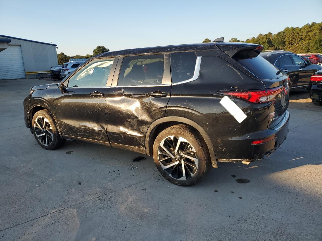 2024 Mitsubishi Outlander Se - Фото 2