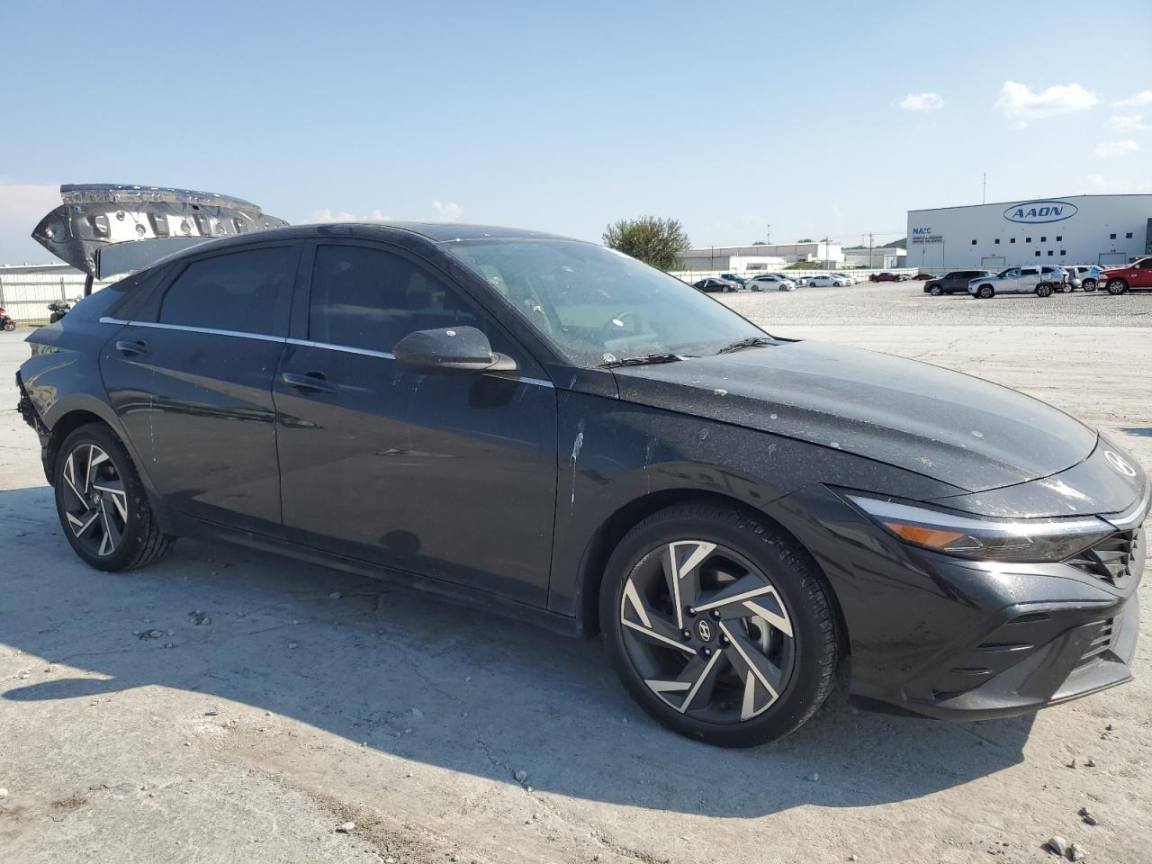 2025 Hyundai Elantra Sel - Image 4