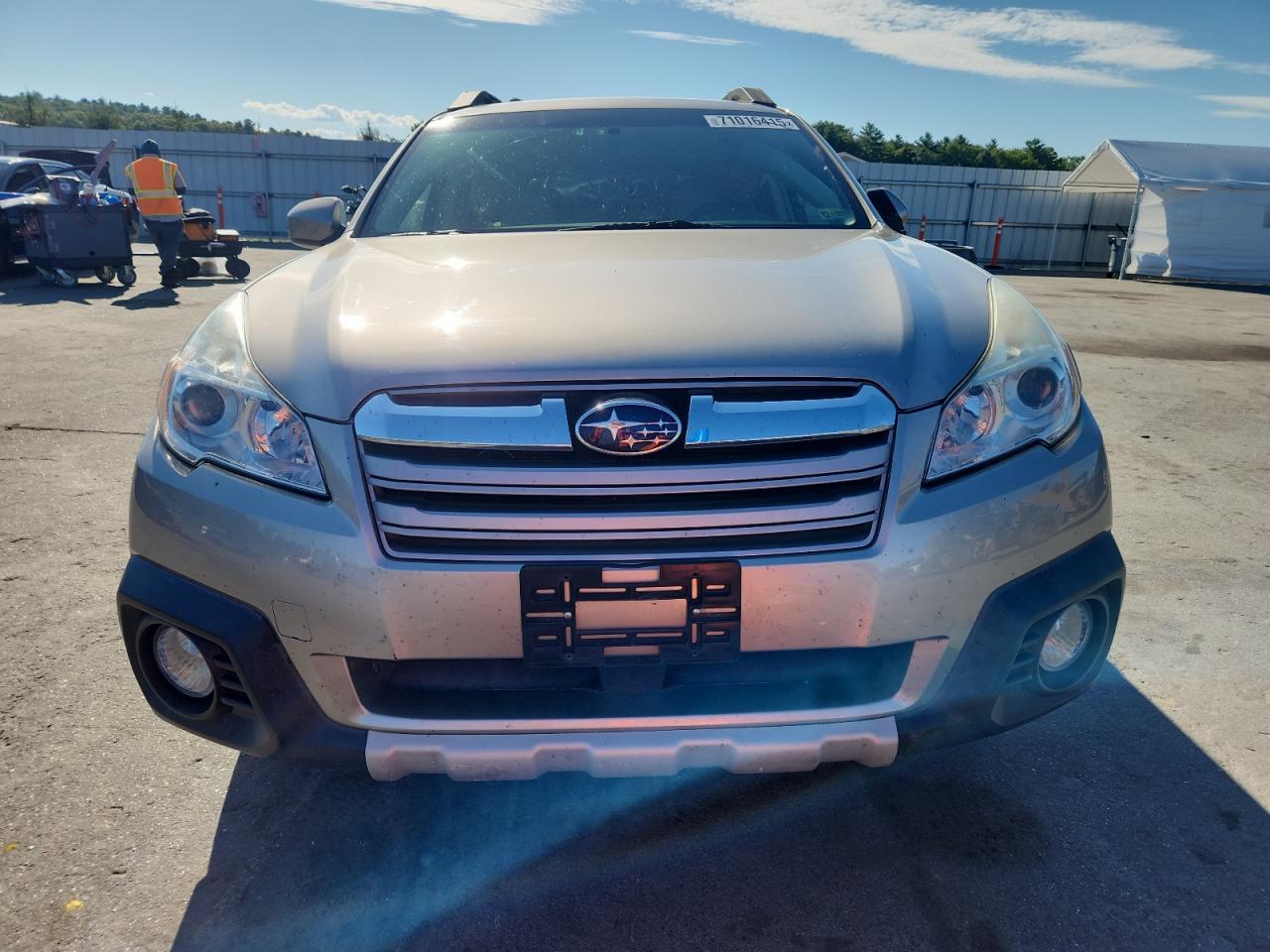 2014 Subaru Outback 3.6R Limited - Image 5