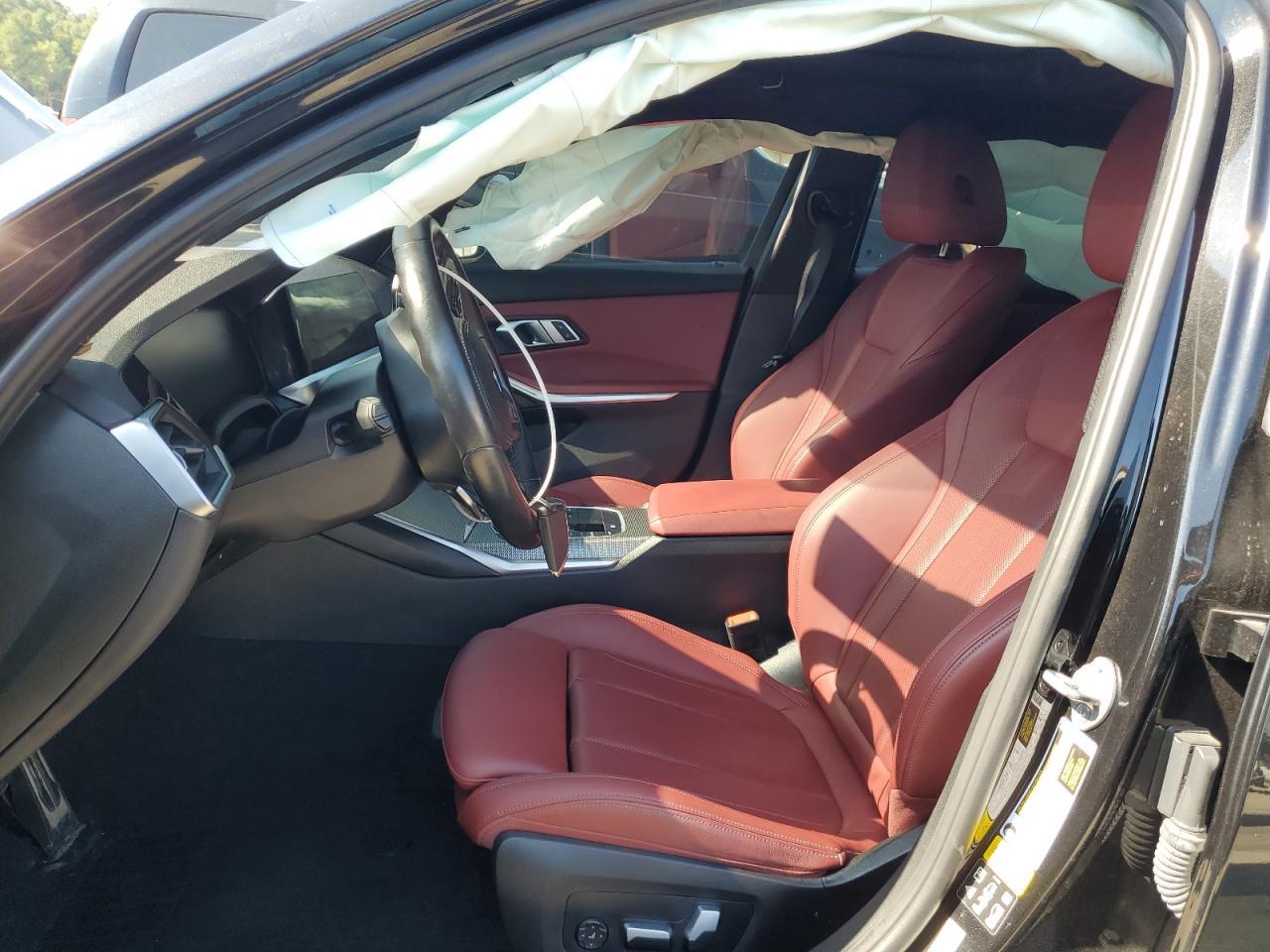 2022 BMW 330Xi - Фото 7