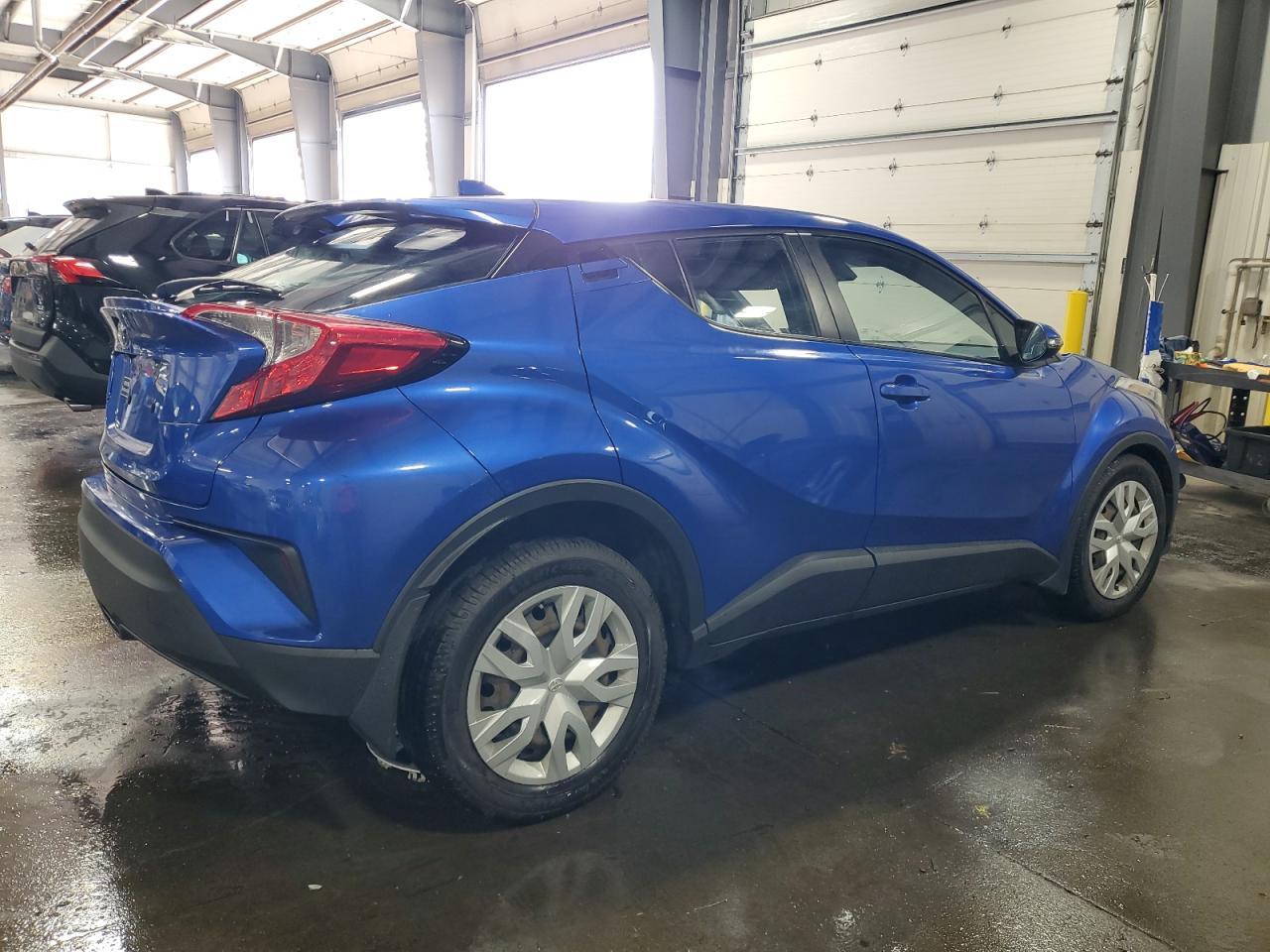 2019 Toyota C-Hr Xle - Image 3