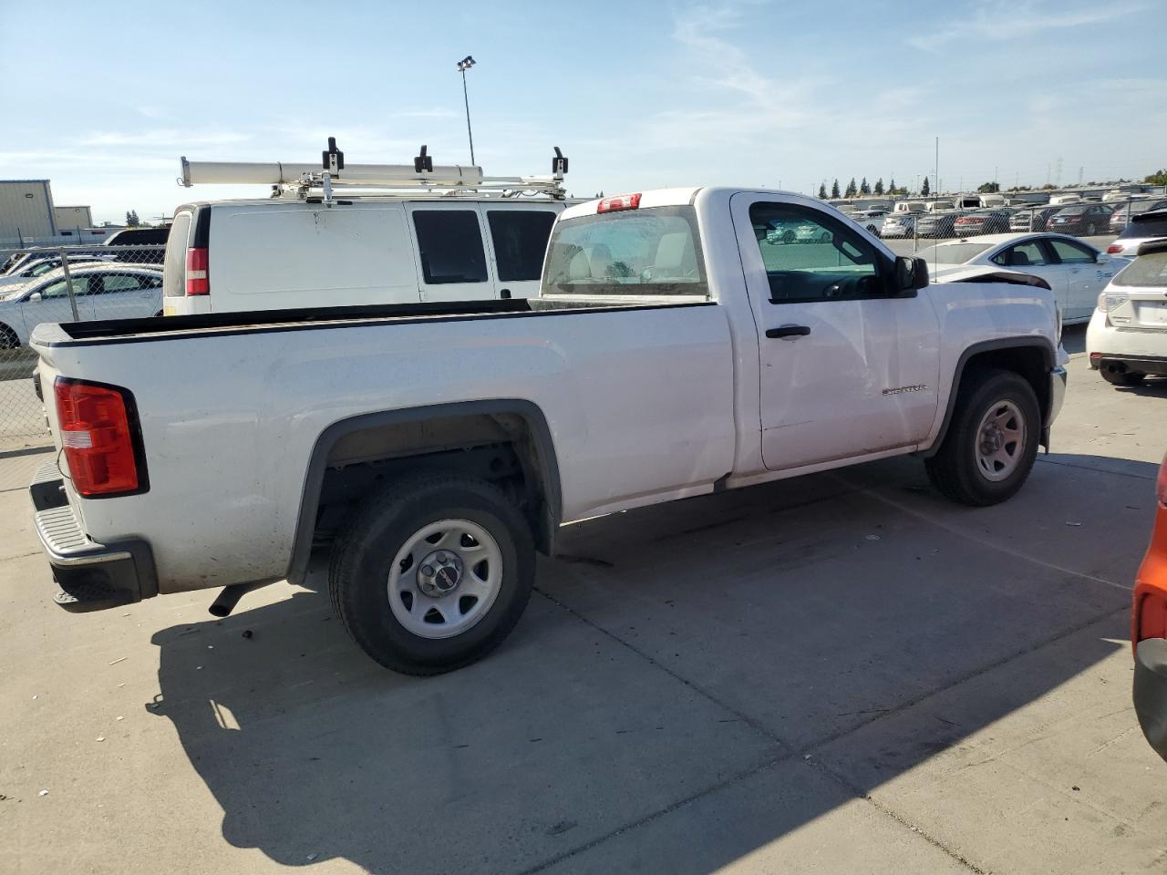 2016 GMC Sierra C1500 - Image 3