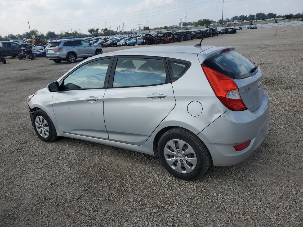 2017 Hyundai Accent Se - Image 2