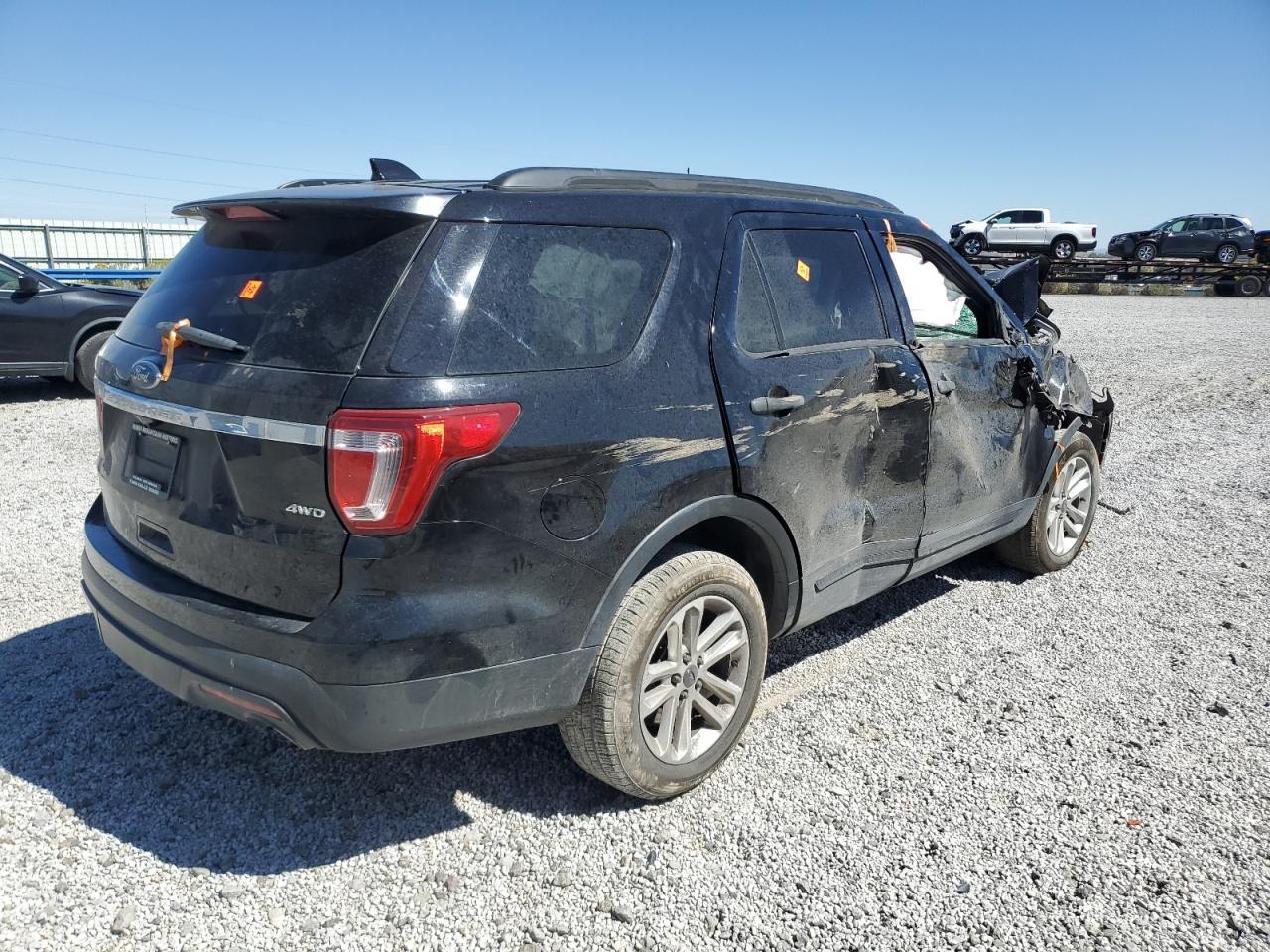 2017 Ford Explorer - Фото 3