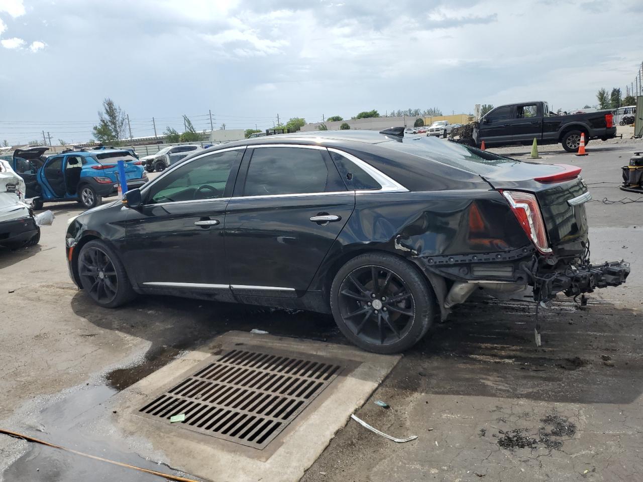 2016 Cadillac Xts Premium Collection - Image 2