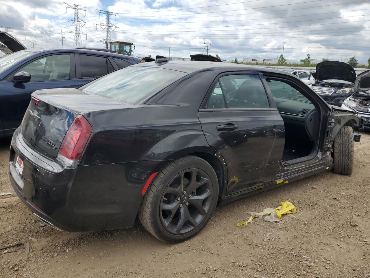 2023 Chrysler 300 S - Фото 3