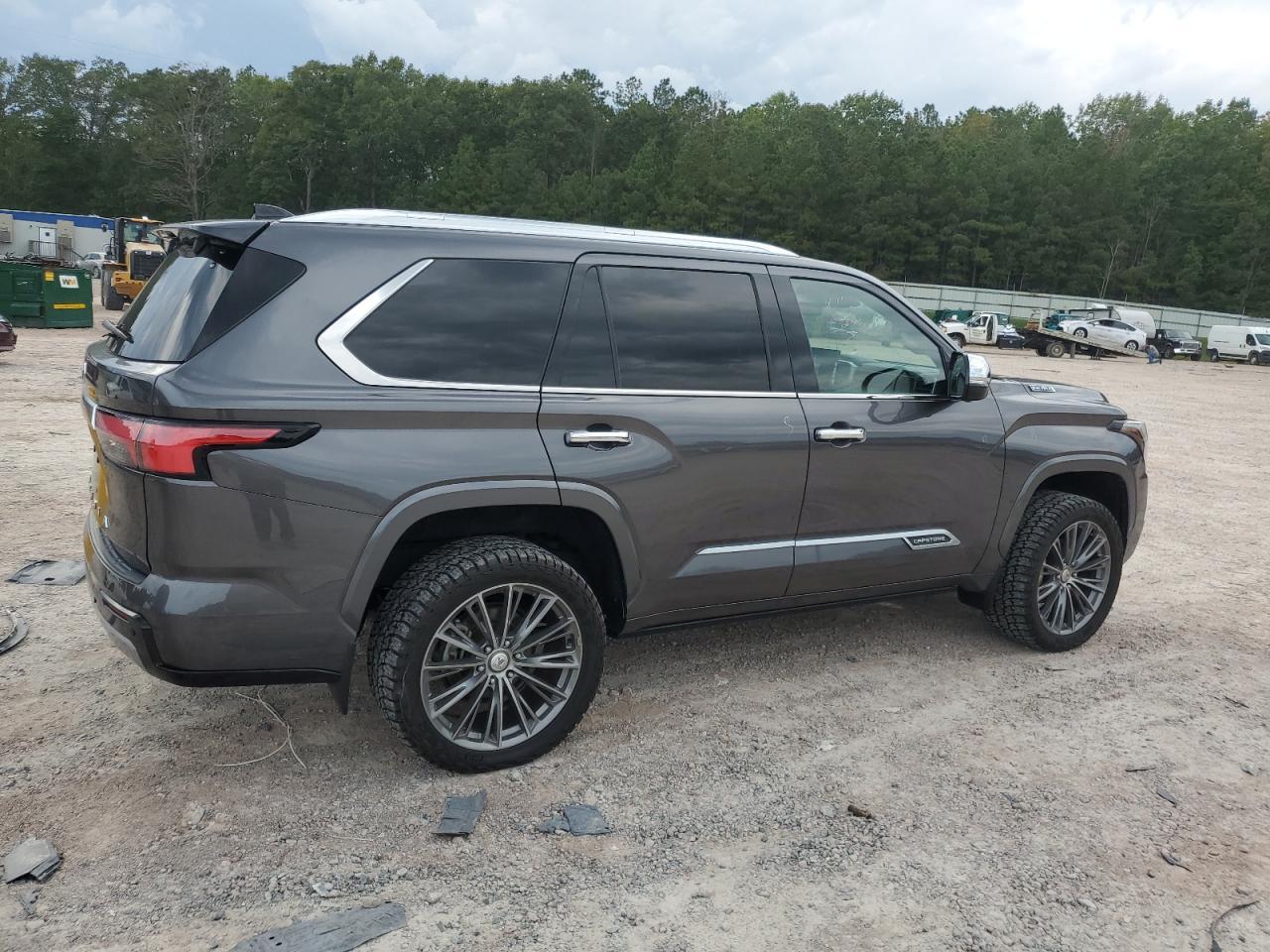 2023 Toyota Sequoia Sr5 - Фото 3