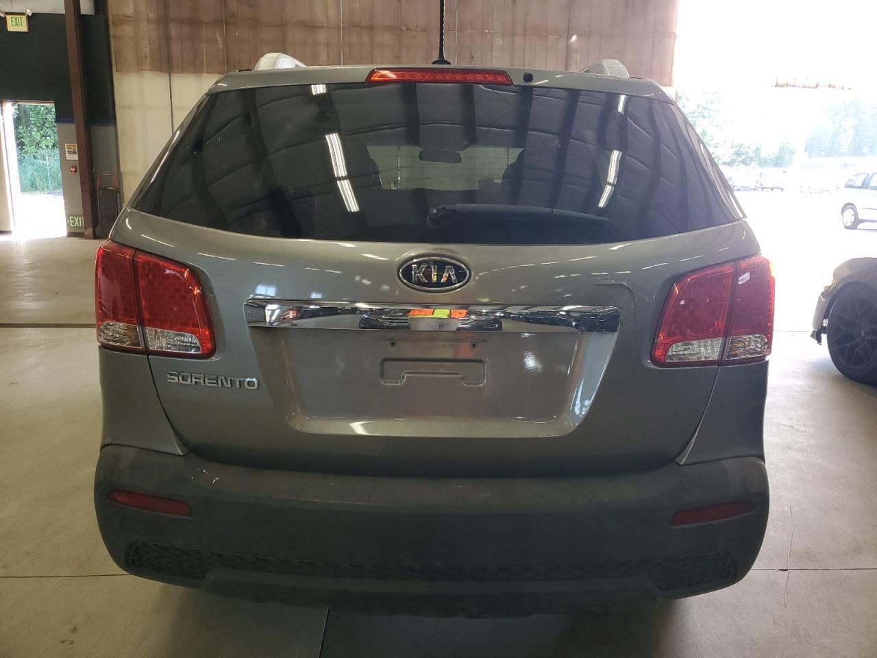 2011 Kia Sorento Base - Фото 6