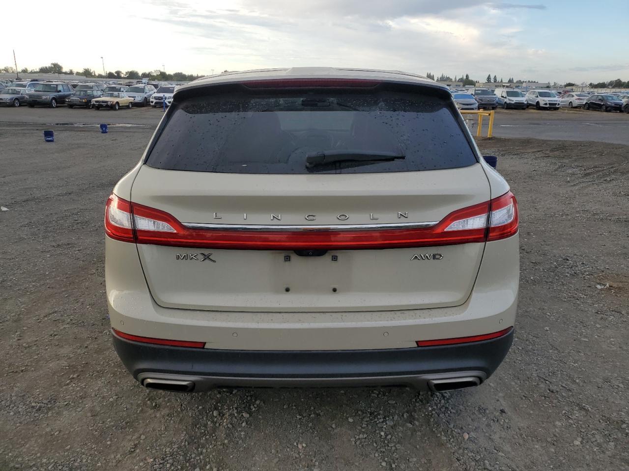 2016 Lincoln Mkx Reserve - Image 6