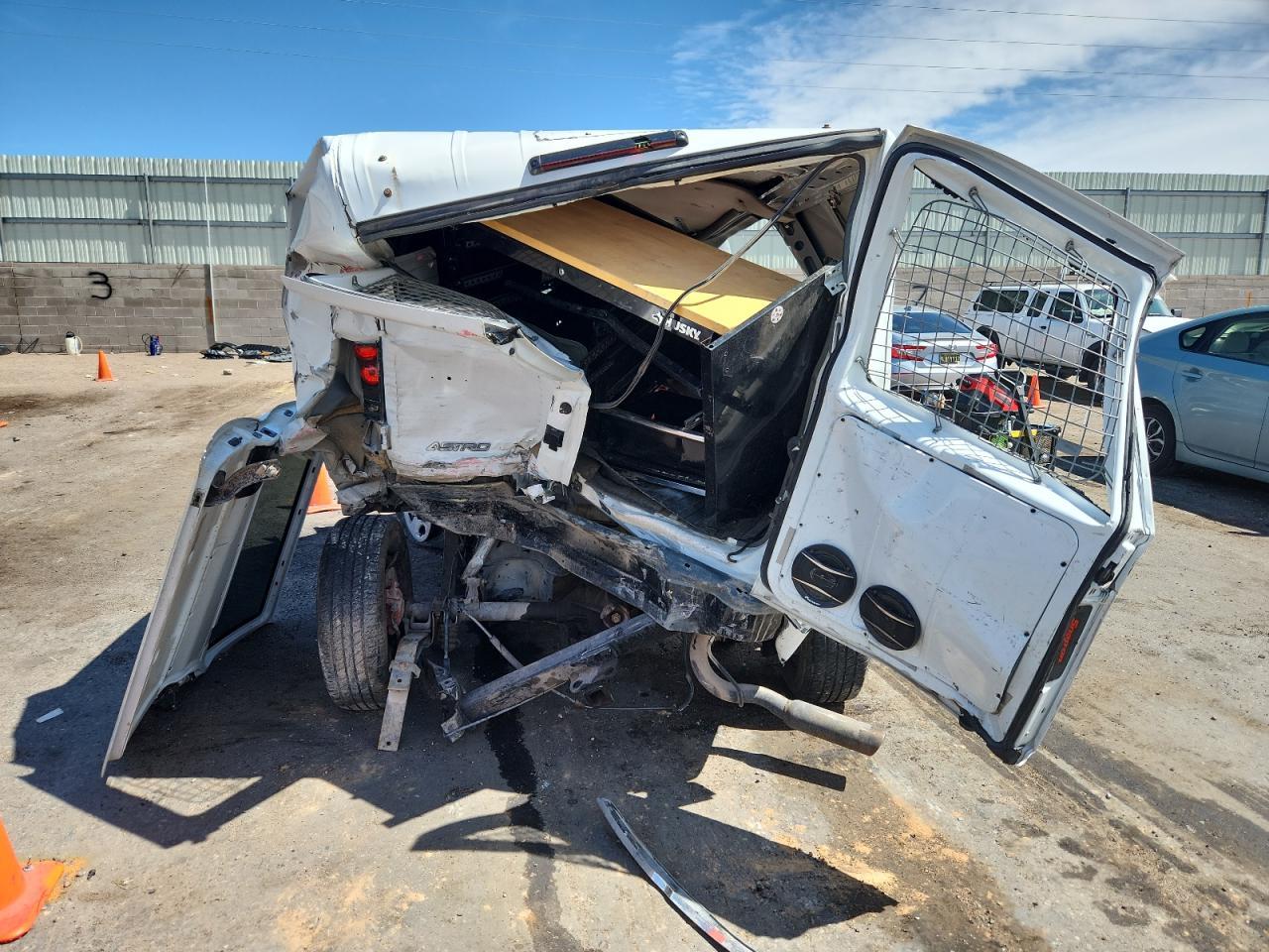 2005 Chevrolet Astro - Фото 6