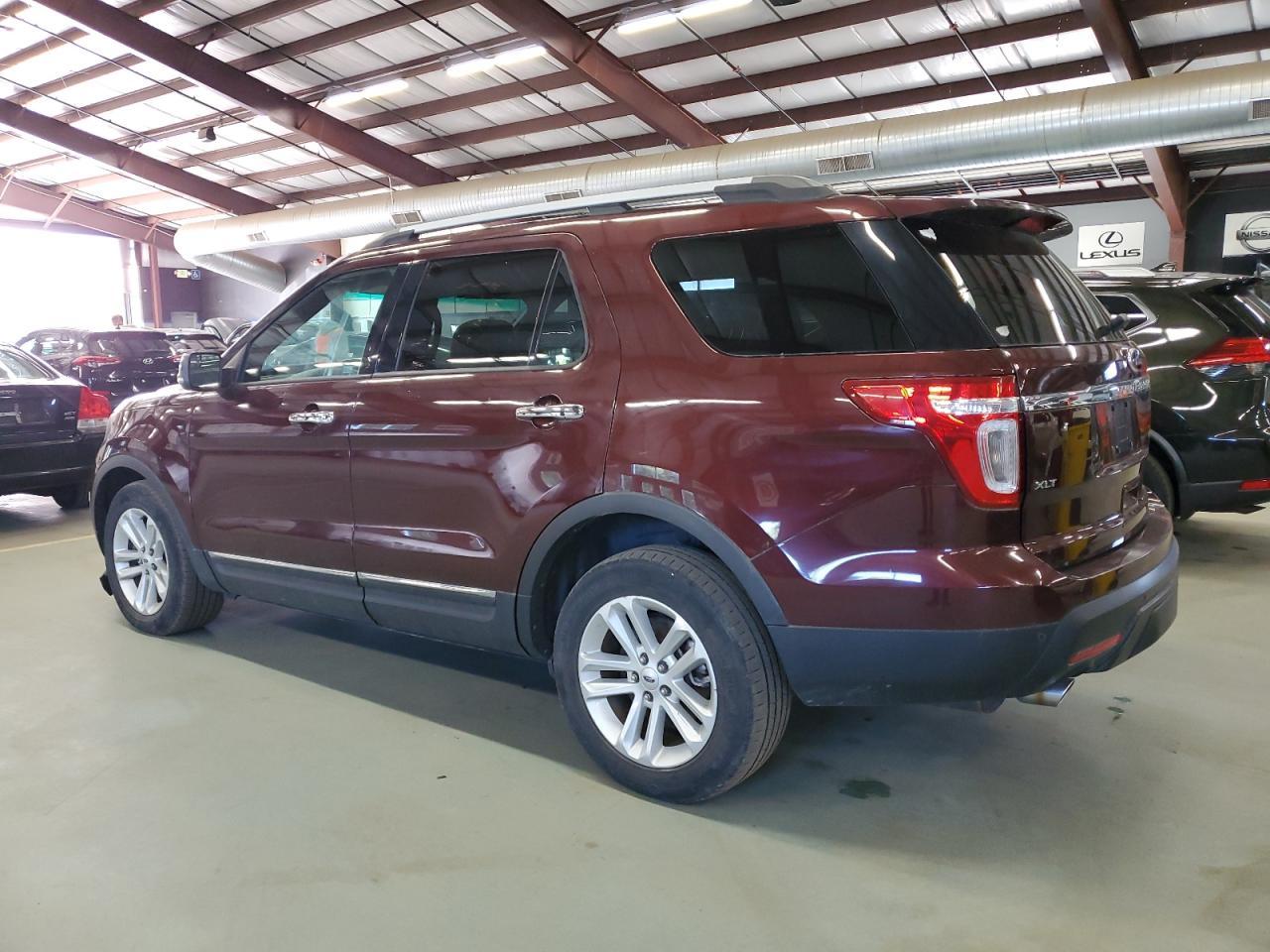 2012 Ford Explorer Xlt - Фото 2