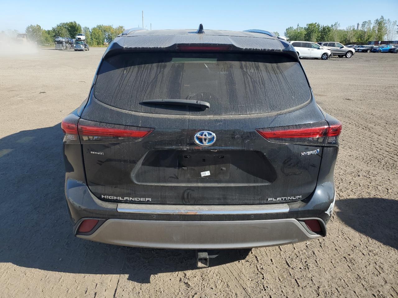 2022 Toyota Highlander Hybrid Platinum - Image 6