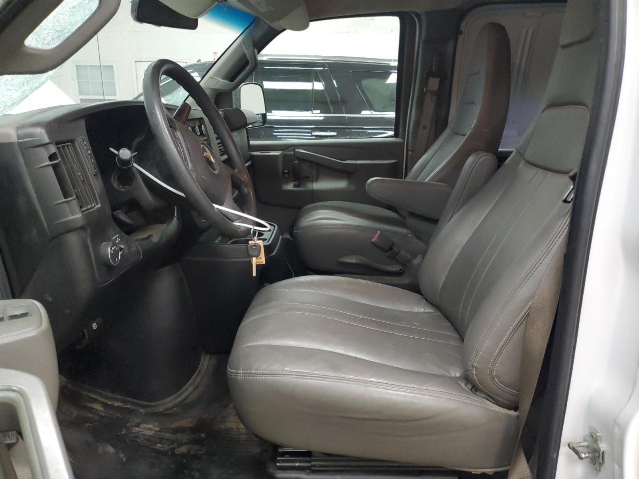 2017 Chevrolet Express G2500 - Image 7